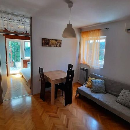 Cozy Apartment Alma, Two Steps From The Sea Medulin Exterior photo